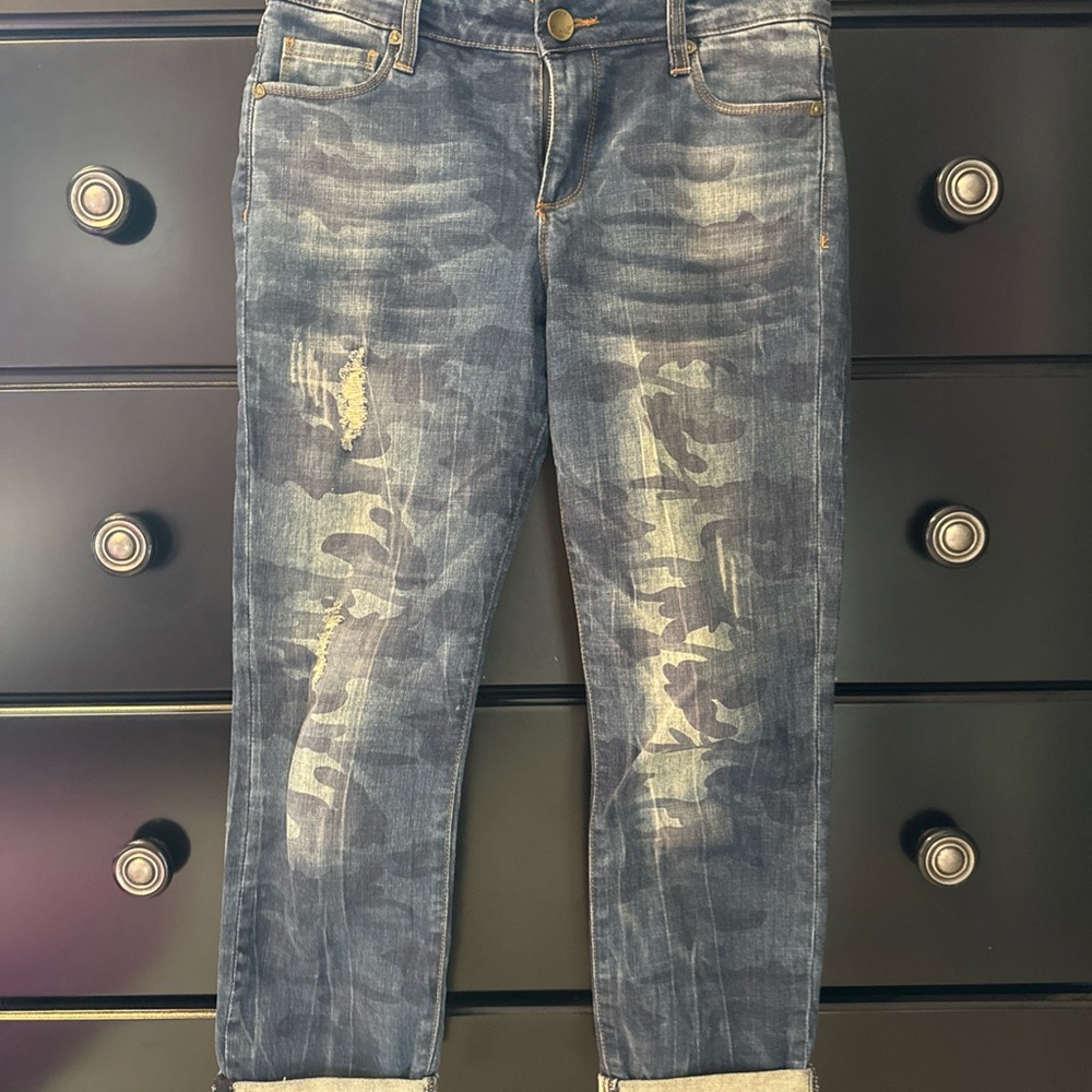 Kut from the Kloth Distressed Blue camouflage Cropped Jeans